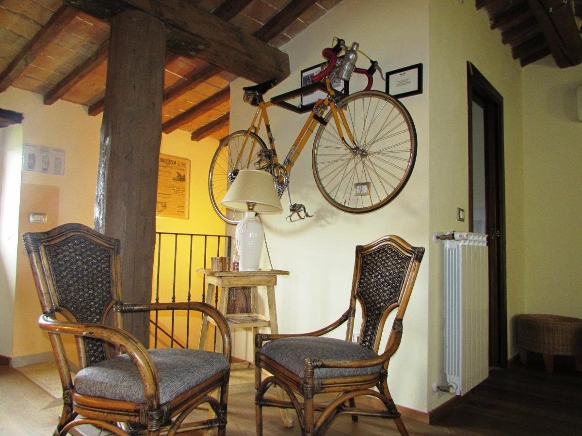 B&B Le Due Volpi Виккьо Экстерьер фото